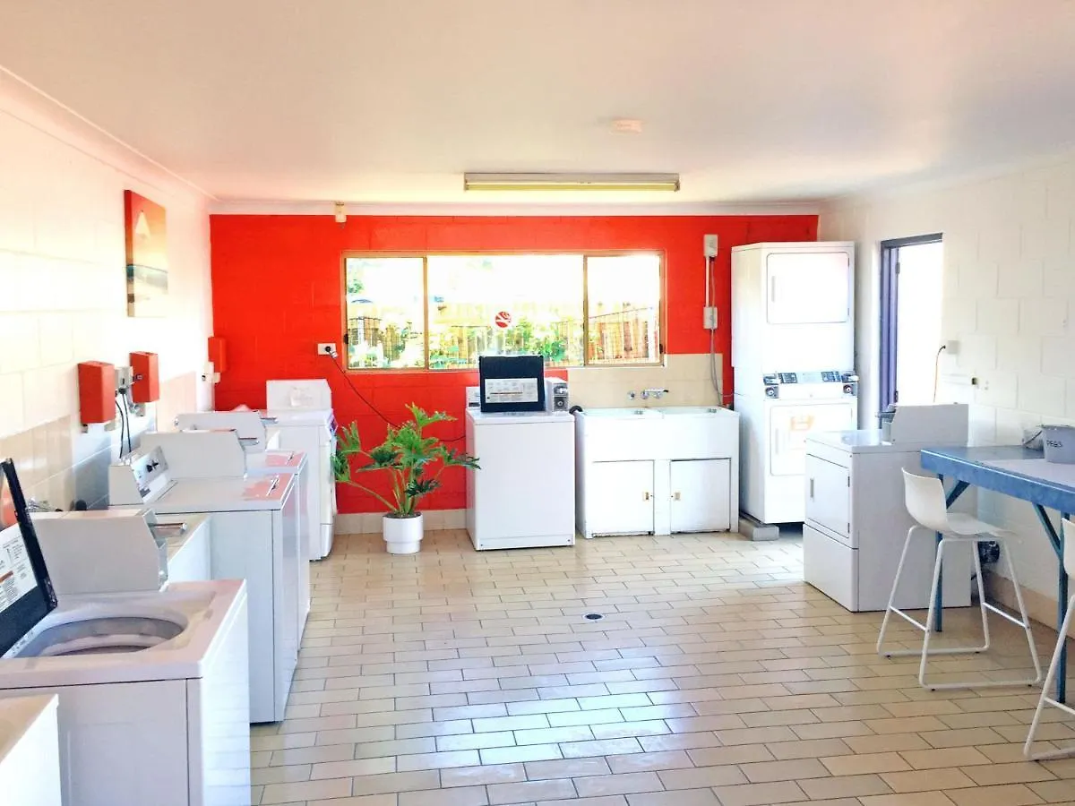 Townsville Lakes Holiday Park 2*,