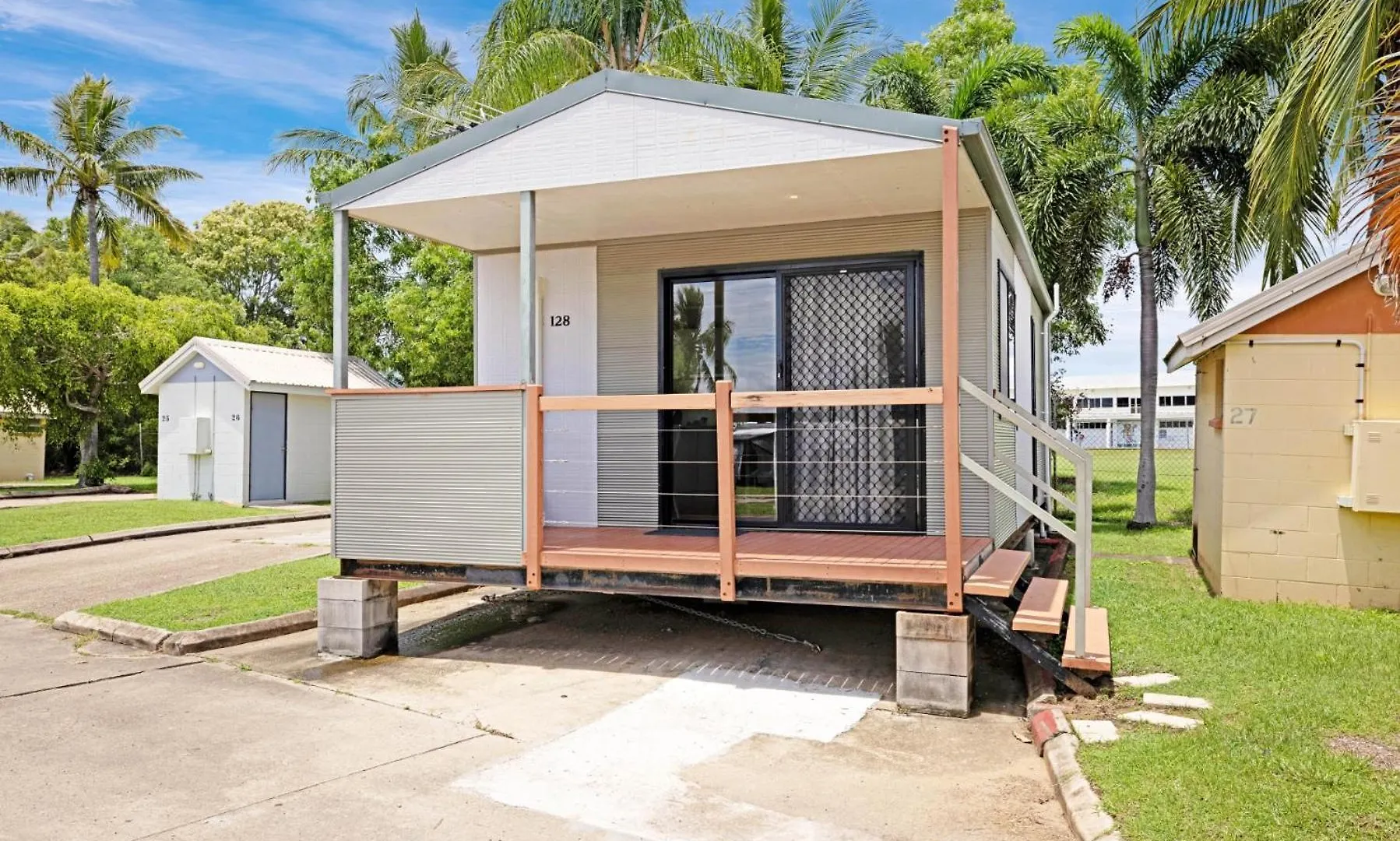 Townsville Lakes Holiday Park キャンプ場