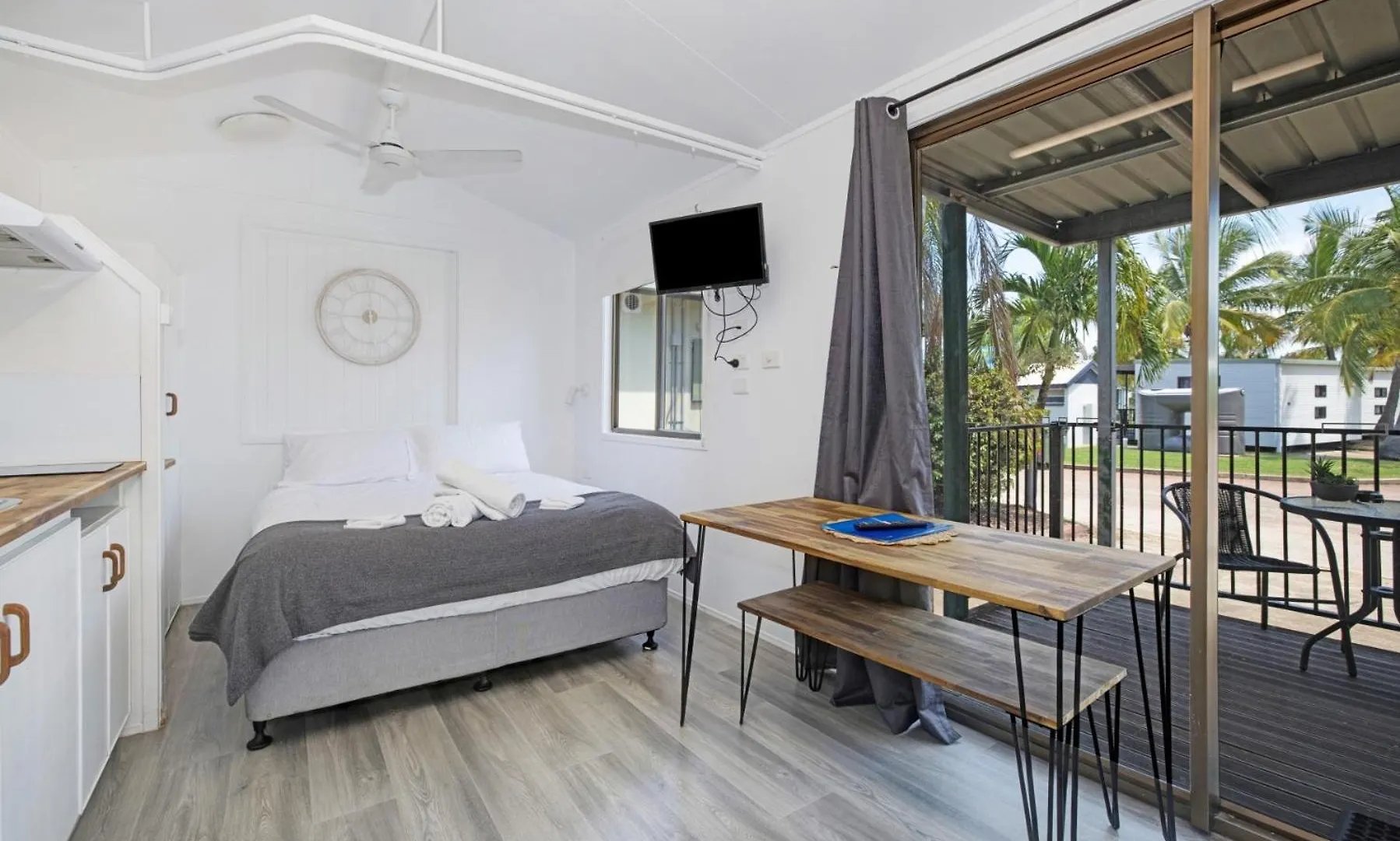 Townsville Lakes Holiday Park 2*,  Australia